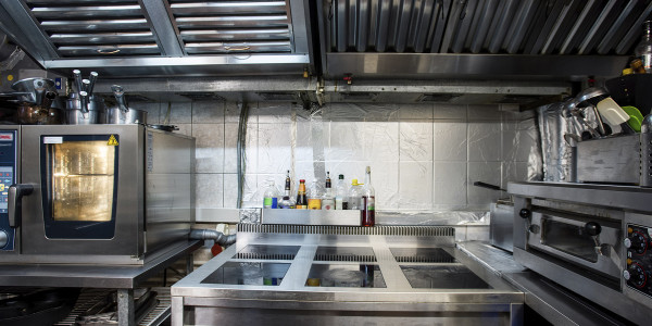 Limpiezas Campanas Extractoras de Cocinas Sant Martí · Cocina de Hoteles