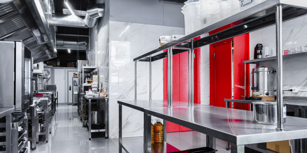 Limpiezas de Conductos de Extracción y Ventilación en Barcelona · Cocina de Obradores